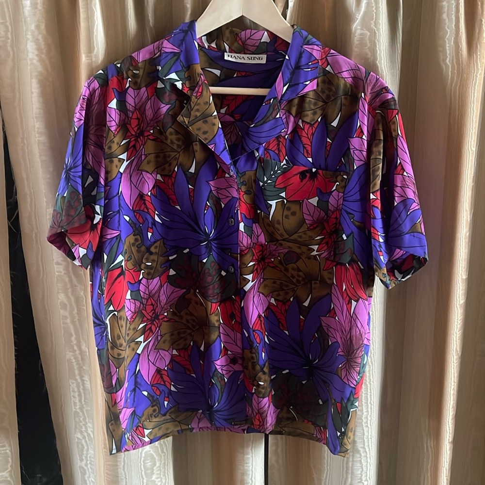 Patterned silk vintage button up 80’s - 90’s very soft
